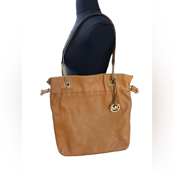 Michael Kors Butter Soft Brown Leather Large Hobo Bag in EUC - Picture 3 of 9